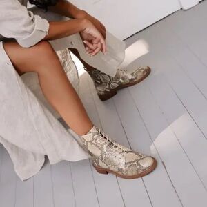 Sam Edelman Nina Lace Up Boots NWT size 5